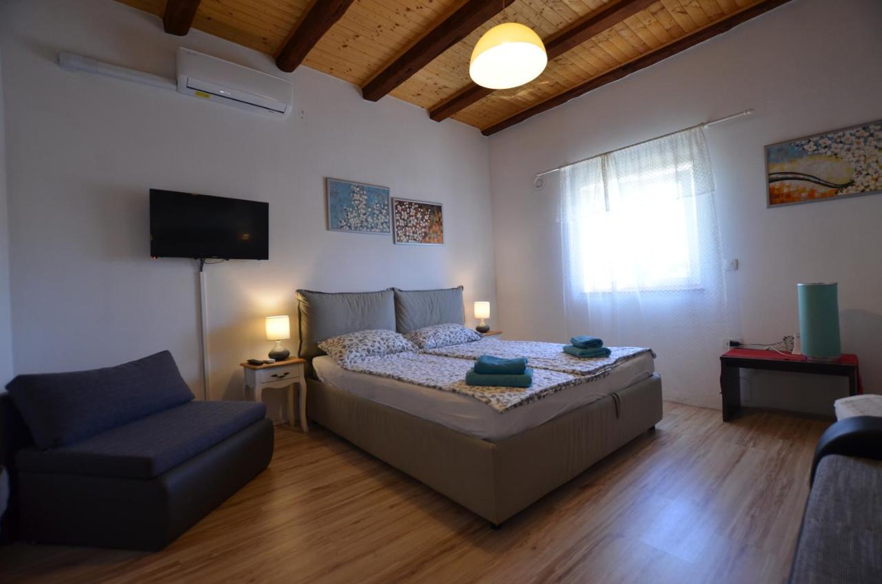 Graziella Apartment Ровинь Экстерьер фото